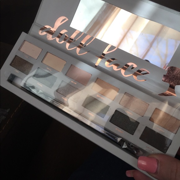 Doll face smokey eye Palette - Picture 3 of 5